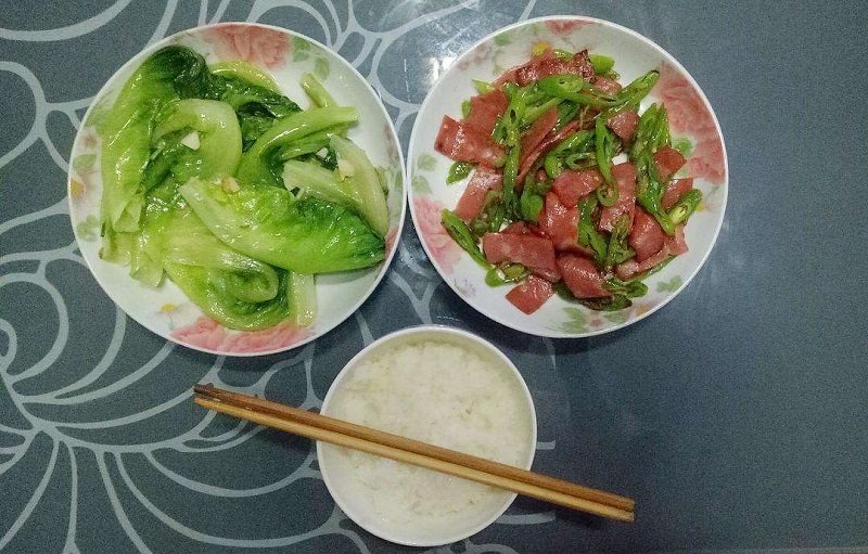 晚飯后養(yǎng)生小知識(shí)，晚飯時(shí)按序做5件事，舒暢安康還養(yǎng)身！